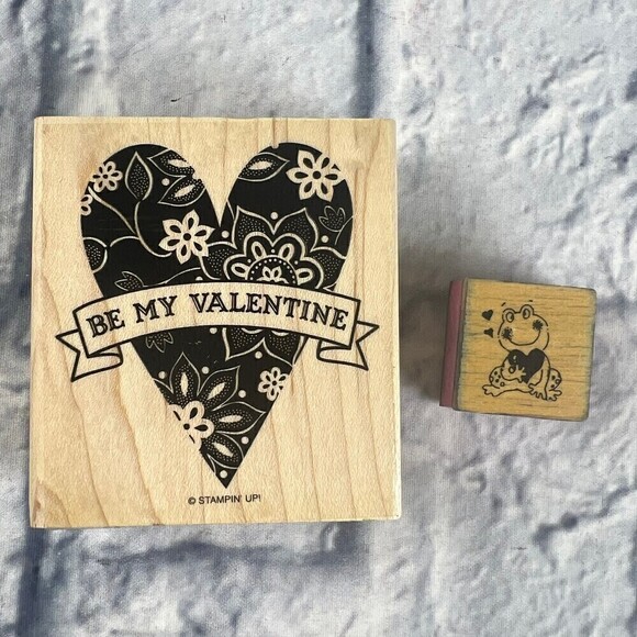 Stampin Up Valentine's Day Stamp Heart With Bonus Frog Love - Picture 2 of 6